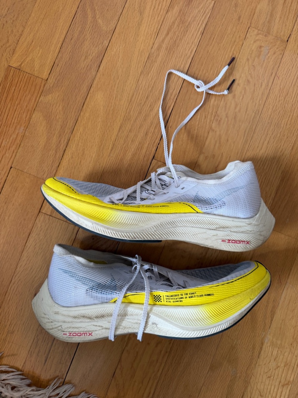 Nike Running Shoe in White & Yellow